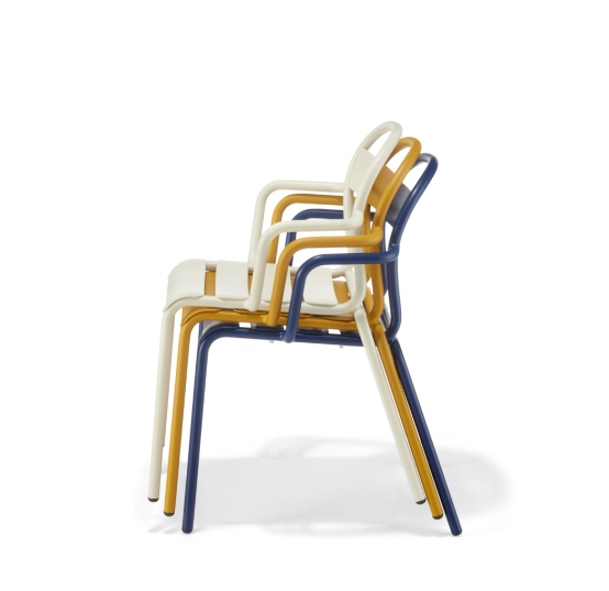 Empilabilité fauteuils Kanpoa